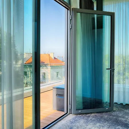 Focus Premium فندق 3*